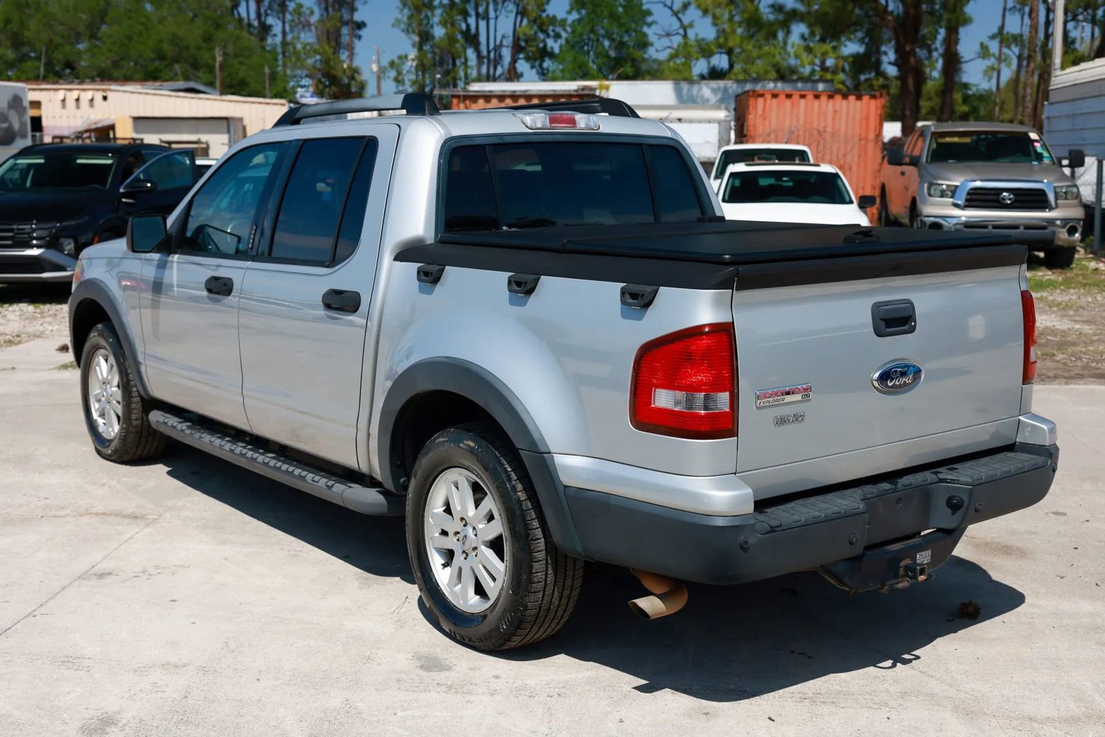 Used 2009 Ford Explorer Sport Trac XLT image 4