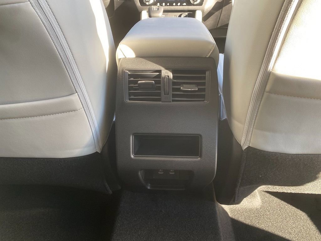 New 2026 Mitsubishi Outlander SE image 27