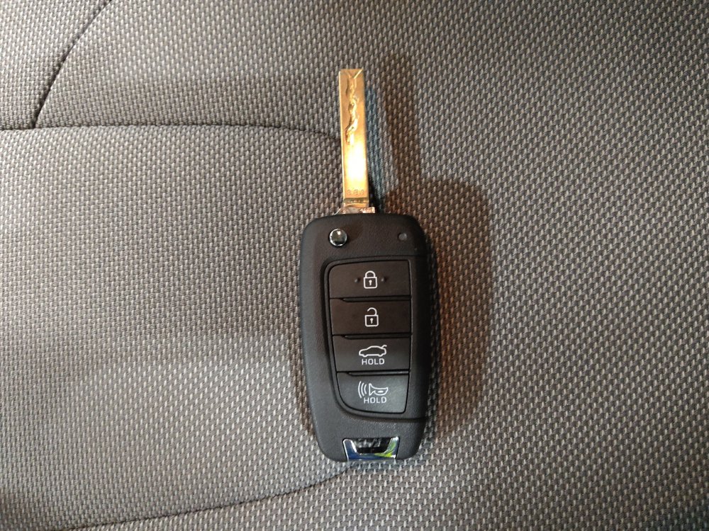 Used 2024 Hyundai Elantra SE image 32