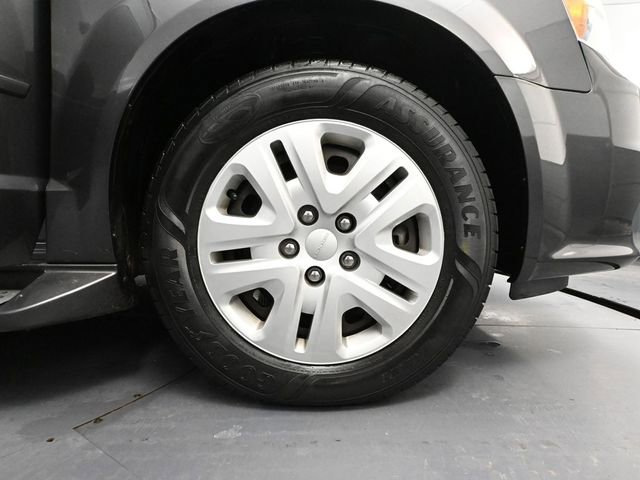 Used 2017 Dodge Grand Caravan SE w/ Power Window Group image 18