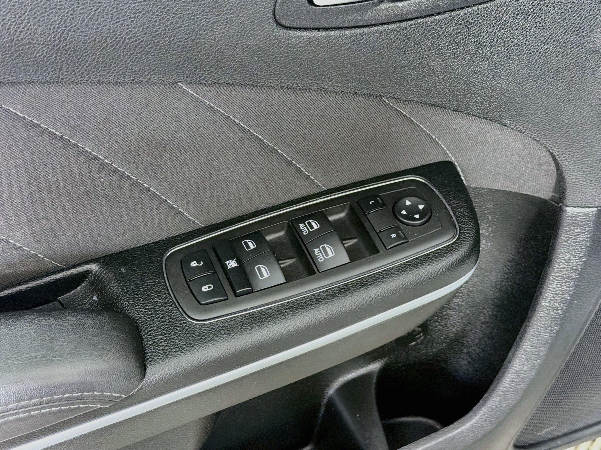 Used 2023 Dodge Charger SXT RWD image 15