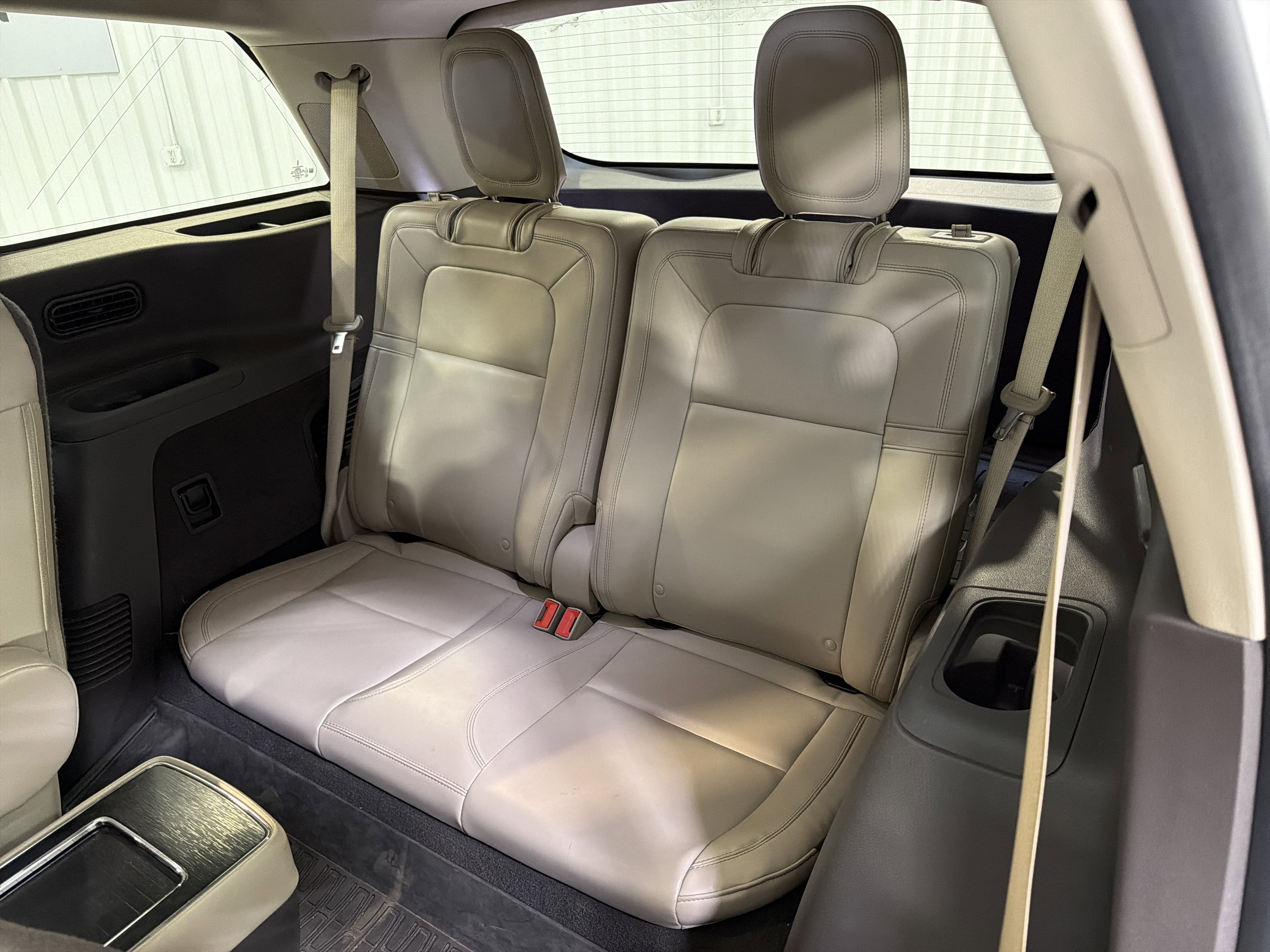 Used 2022 Lincoln Aviator Reserve w/ Equipment Group 201A image 13