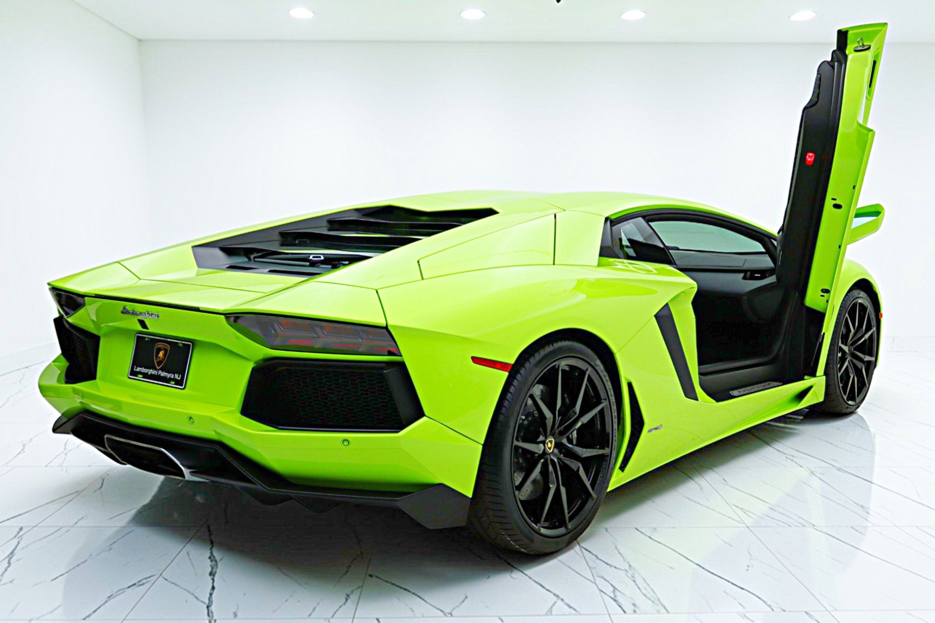 Used 2016 Lamborghini Aventador LP 700-4 image 18