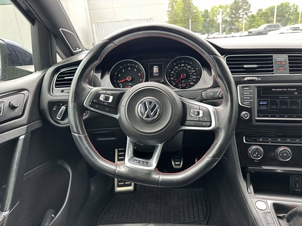 Used 2016 Volkswagen GTI SE FWD image 11