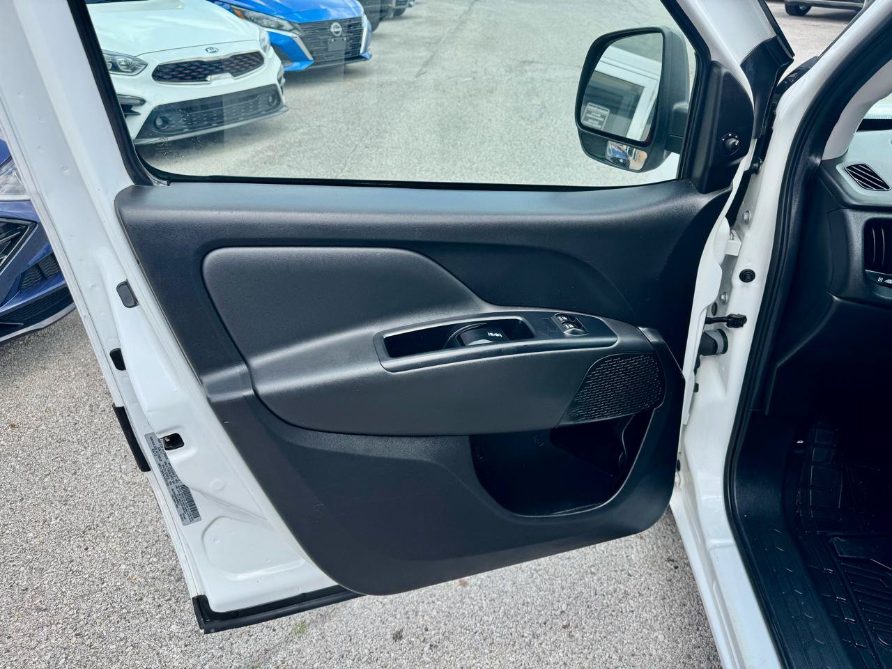 Used 2019 RAM ProMaster City Tradesman SLT FWD image 11