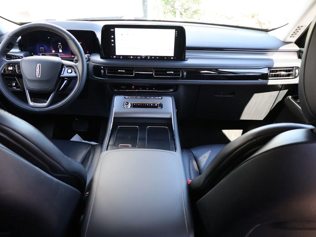 Used 2025 Lincoln Aviator AWD image 15