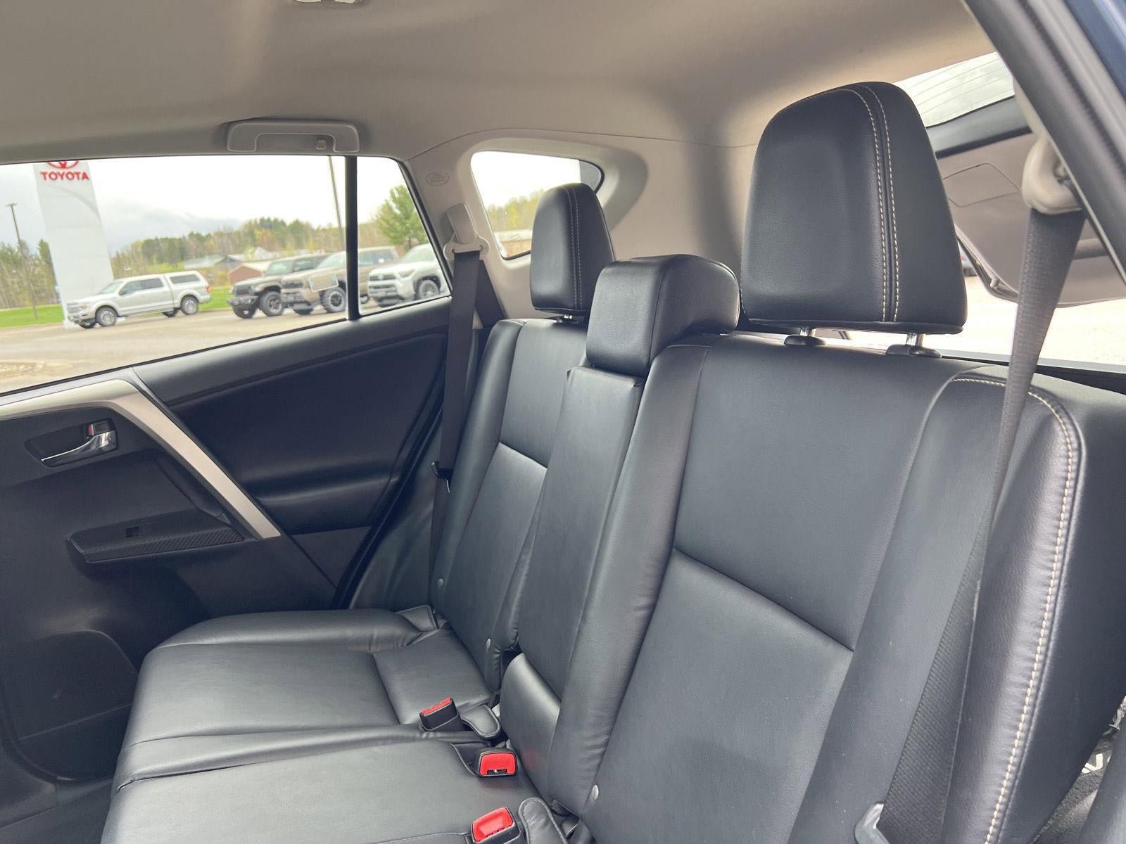 Used 2014 Toyota RAV4 Limited w/ Technology Package AWD/4WD image 15