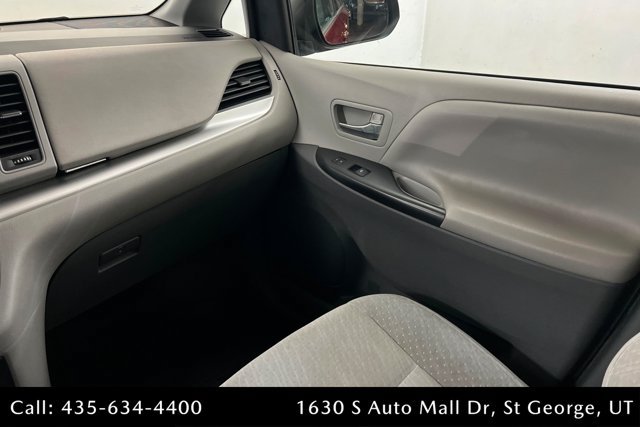 Used 2020 Toyota Sienna LE FWD image 10