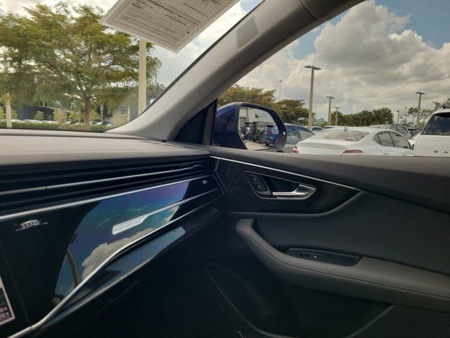 Used 2023 Audi Q8 Premium Plus w/ Premium Plus Package image 28