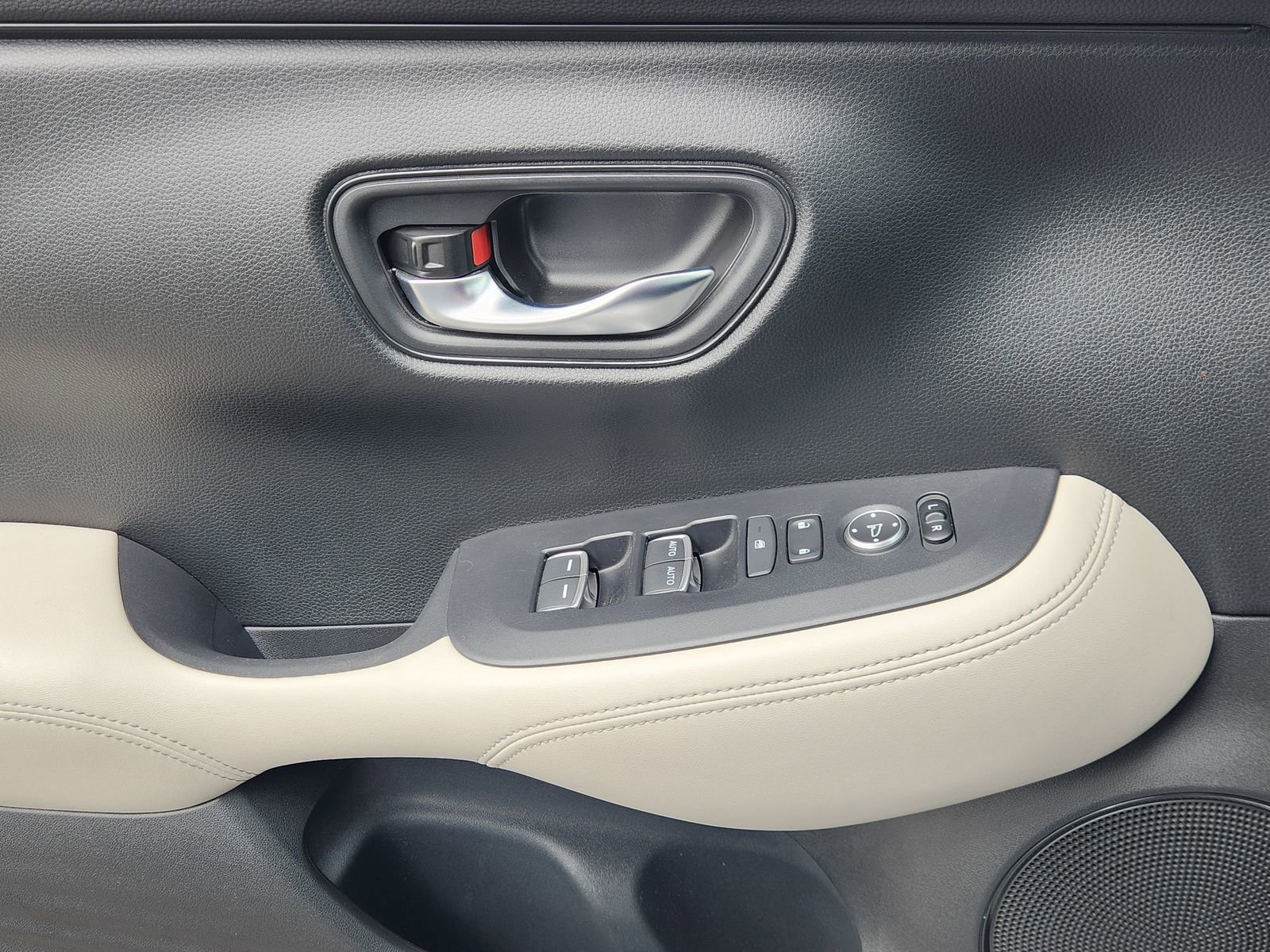 Used 2023 Honda HR-V EX-L image 26