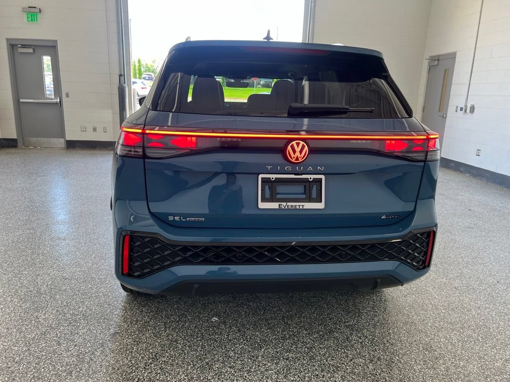 New 2026 Volkswagen Tiguan SEL R-Line AWD/4WD image 4
