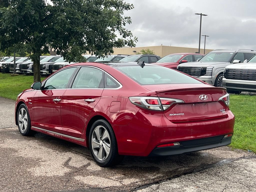 Used 2016 Hyundai Sonata Limited w/ Option Group 02 FWD image 3