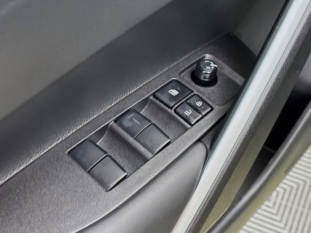 Used 2026 Toyota Corolla Cross LE FWD image 18