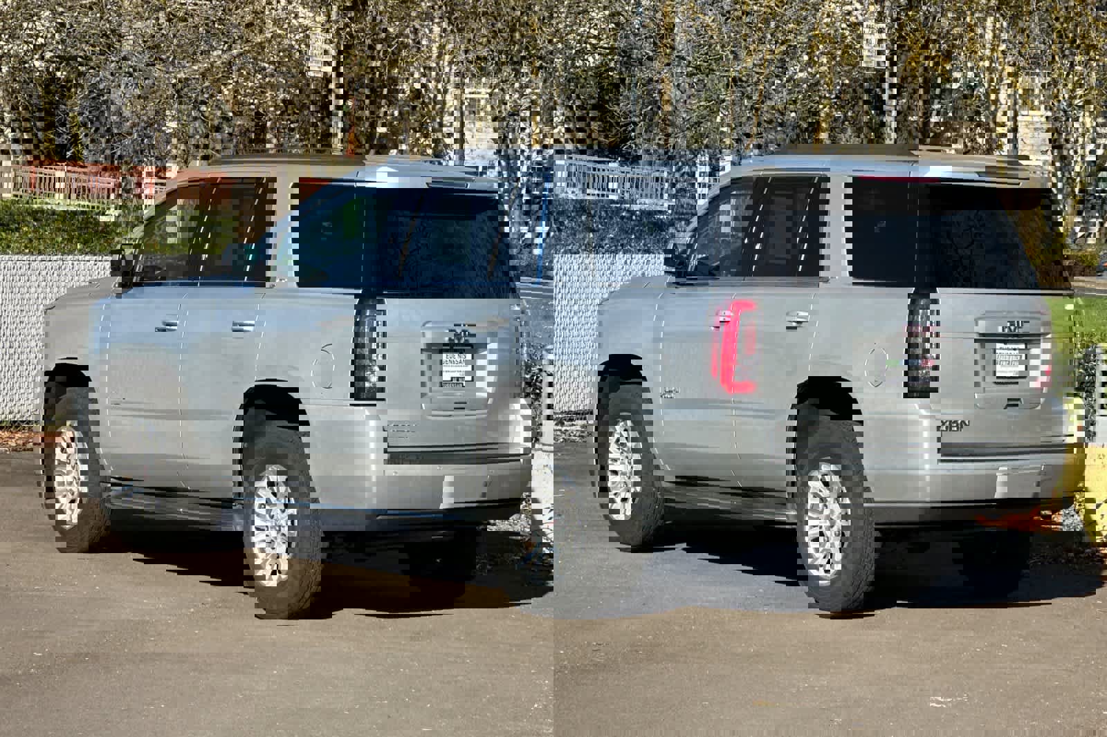 Used 2019 GMC Yukon SLT image 6