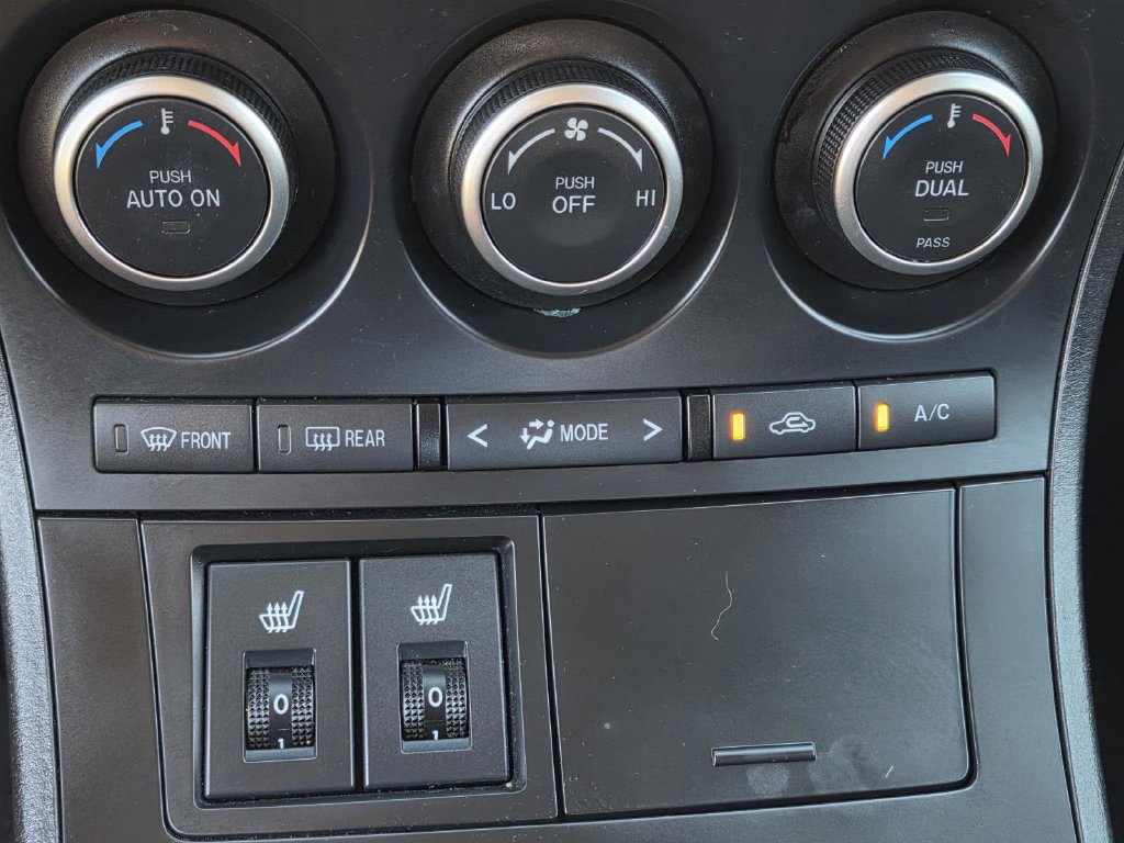 Used 2013 MAZDA MAZDA3 i Grand Touring w/ Tech Pkg FWD image 29