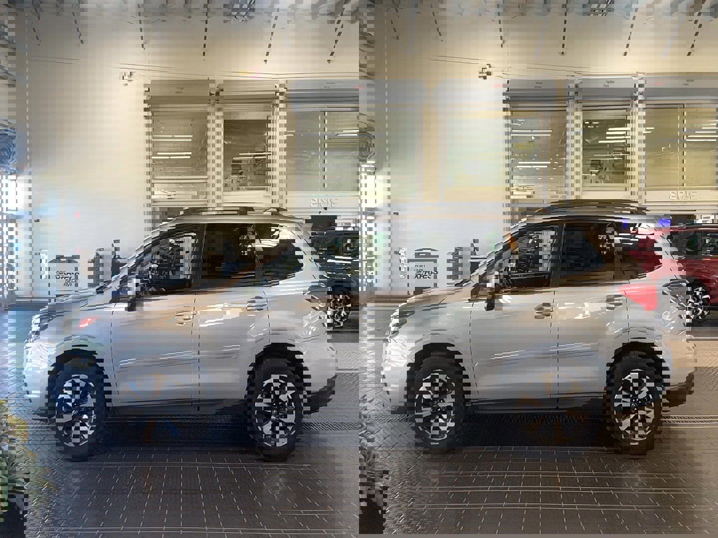 Used 2017 Subaru Forester 2.5i Premium image 4