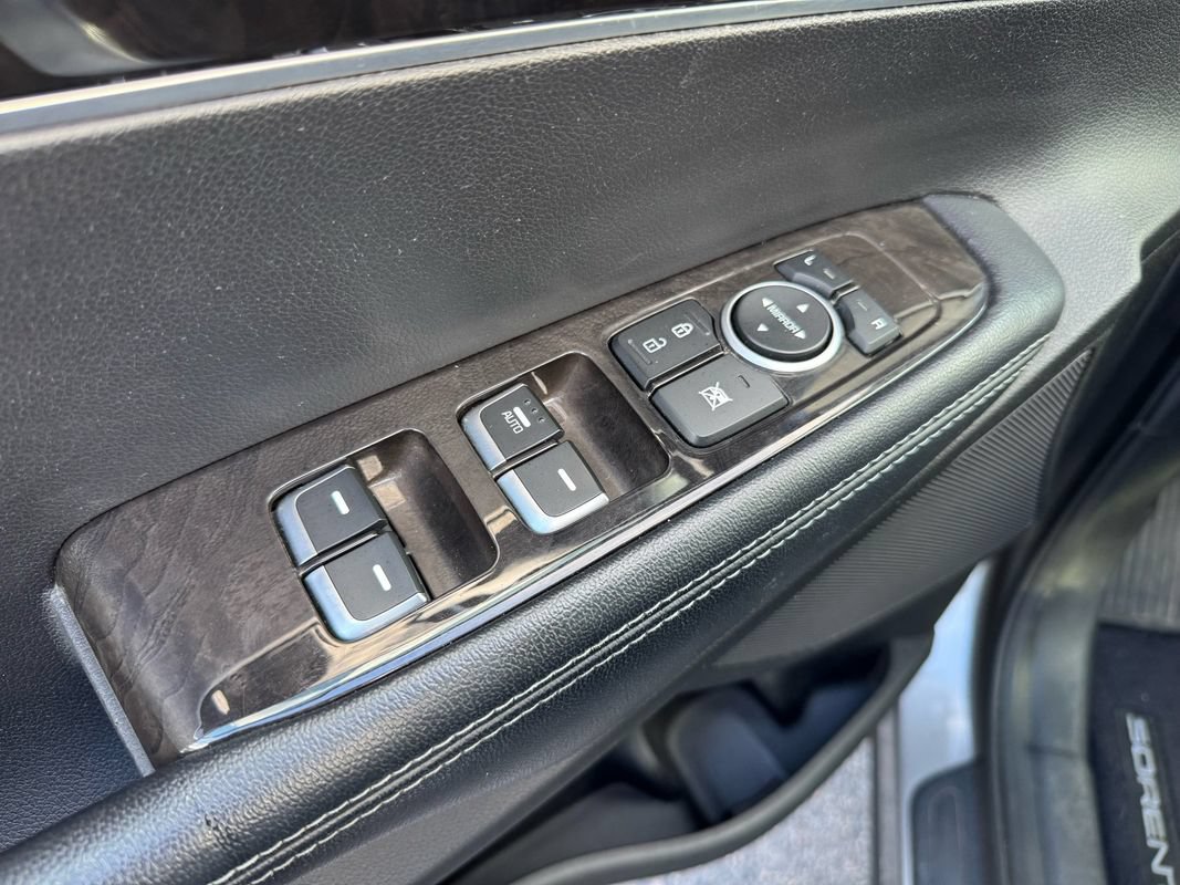 Used 2017 Kia Sorento AWD image 20