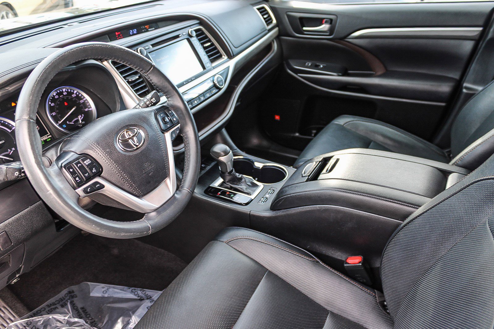 Used 2019 Toyota Highlander Limited Platinum image 18