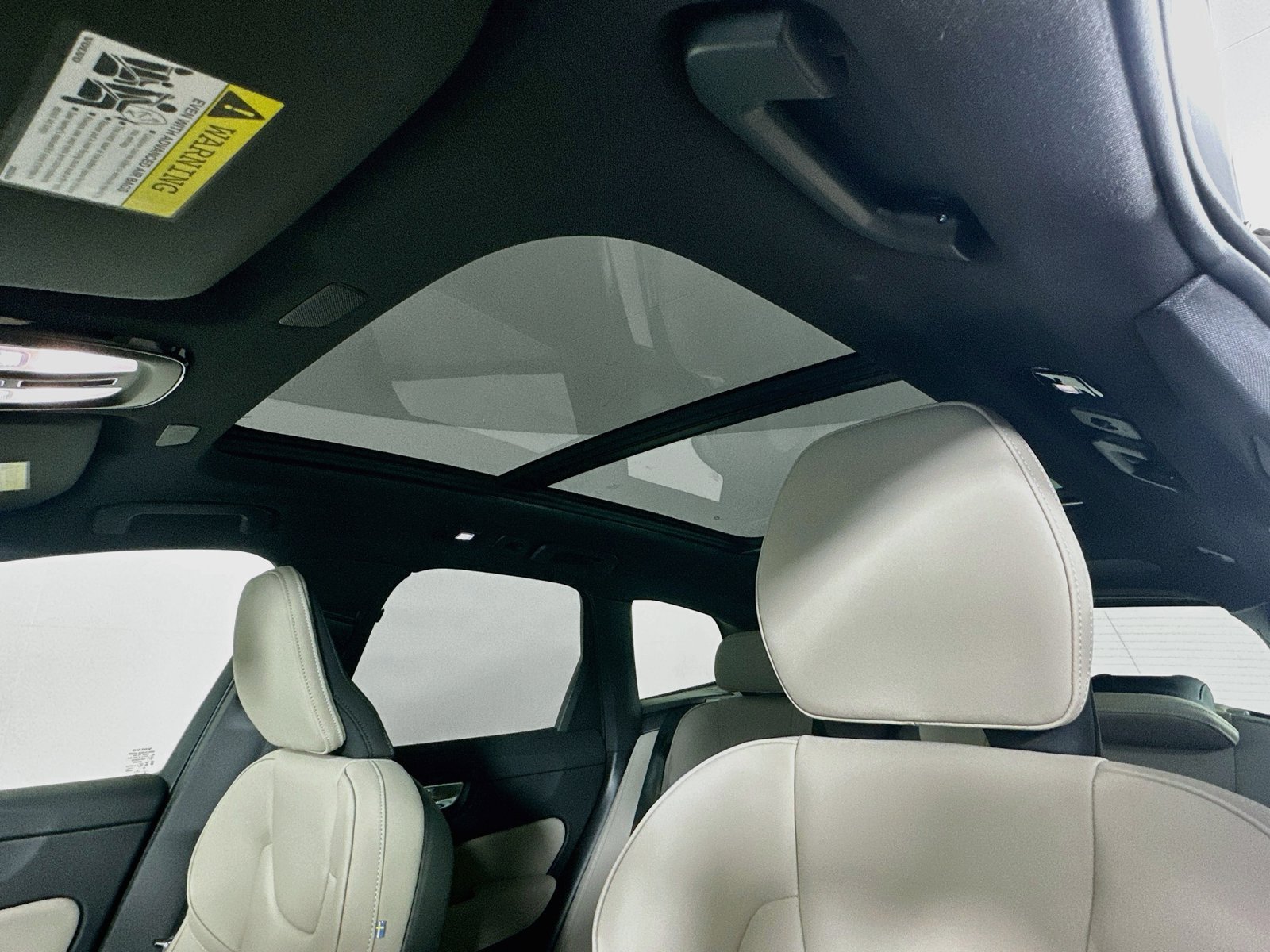New 2027 Volvo XC60 B5 Plus AWD/4WD image 31