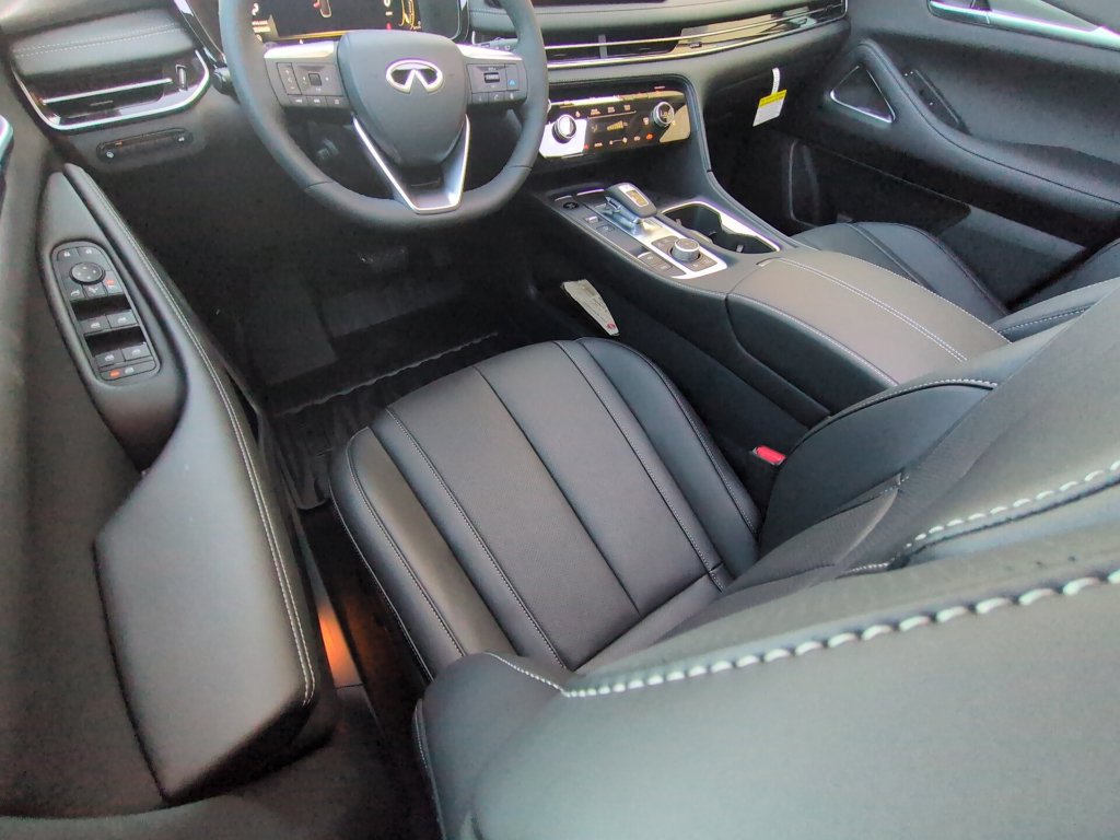 Certified 2027 INFINITI QX60 Luxe w/ Cargo Package FWD image 23