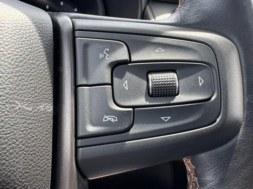 Used 2023 GMC Yukon AT4 w/ AT4 Premium Package AWD/4WD image 20