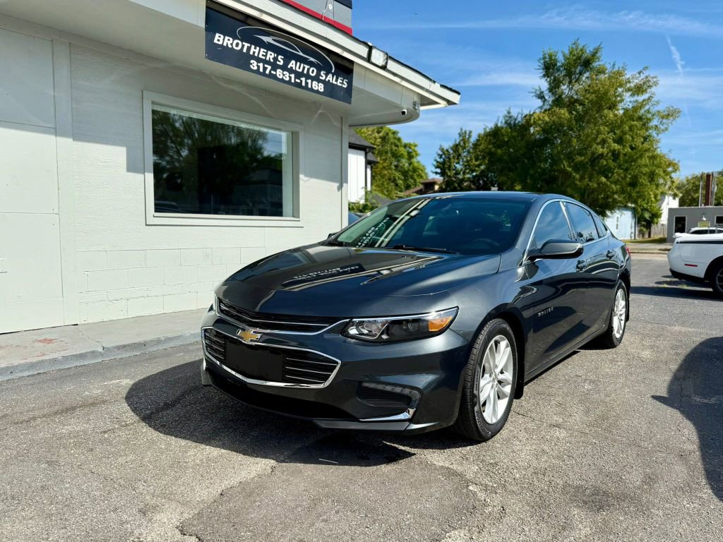 Used 2017 Chevrolet Malibu LT image 3