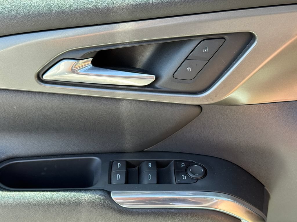 Used 2024 Chevrolet Traverse LT FWD image 7