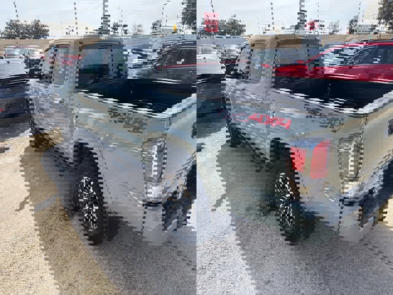 Used 2023 Toyota Tacoma TRD Sport image 6