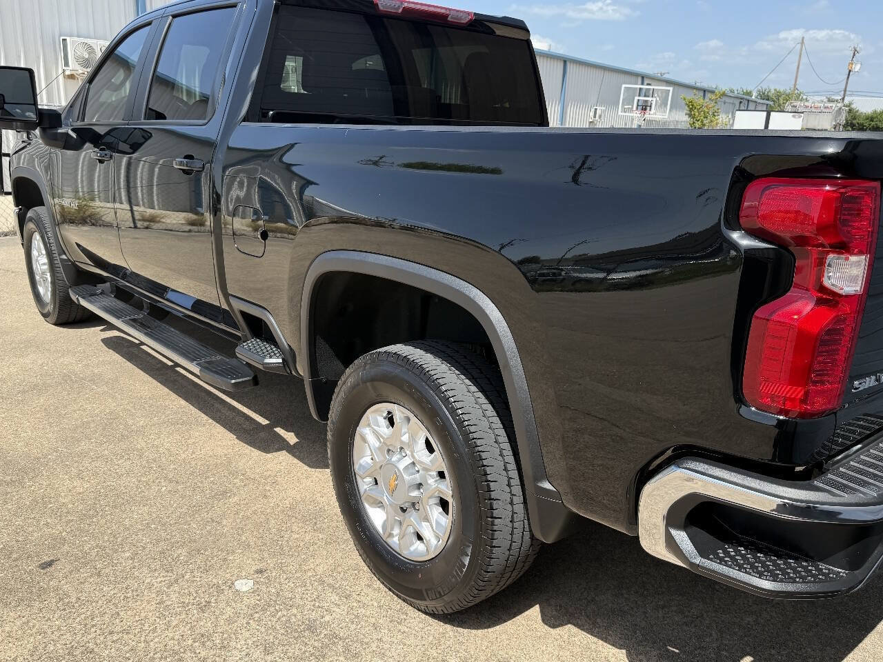 Used 2024 Chevrolet Silverado 2500 LT AWD/4WD image 36