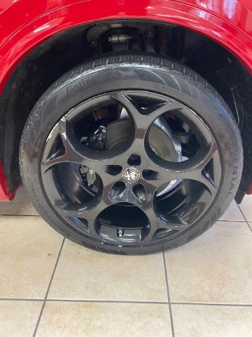 Used 2023 Alfa Romeo Stelvio Estrema image 36