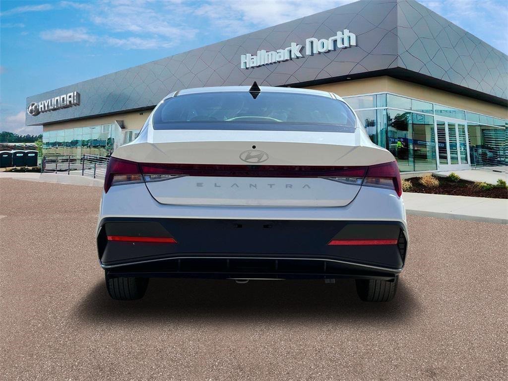 New 2025 Hyundai Elantra SE w/ Cargo Package image 6