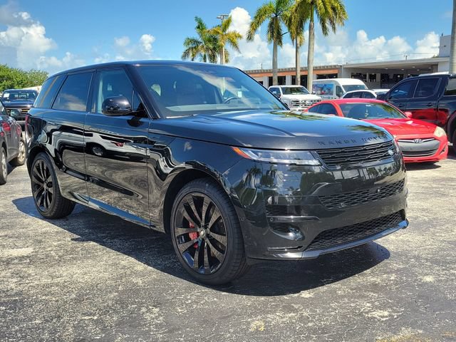 Used 2025 Land Rover Range Rover Sport Dynamic SE AWD/4WD image 2