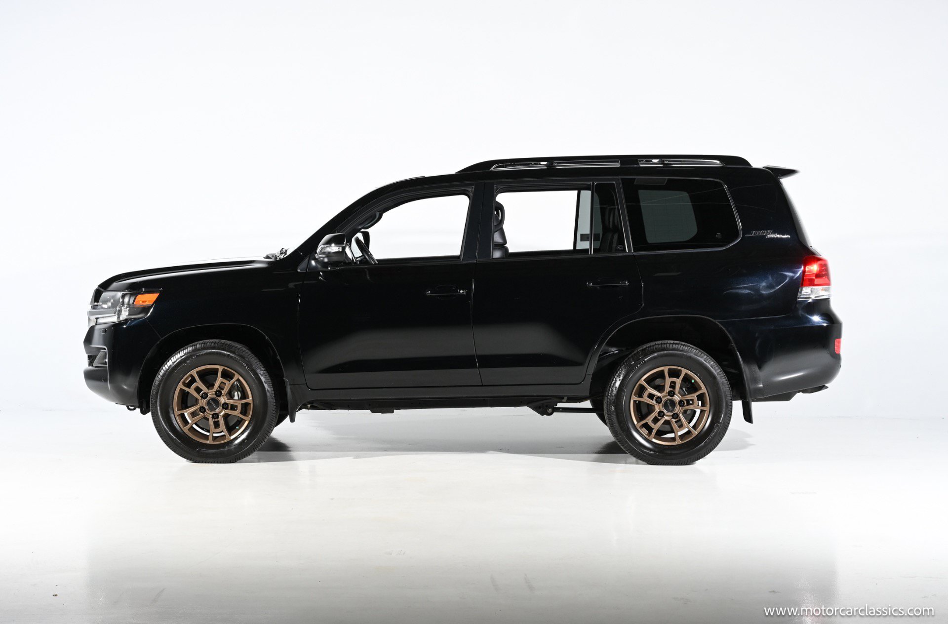 Used 2020 Toyota Land Cruiser Heritage Edition AWD/4WD image 9