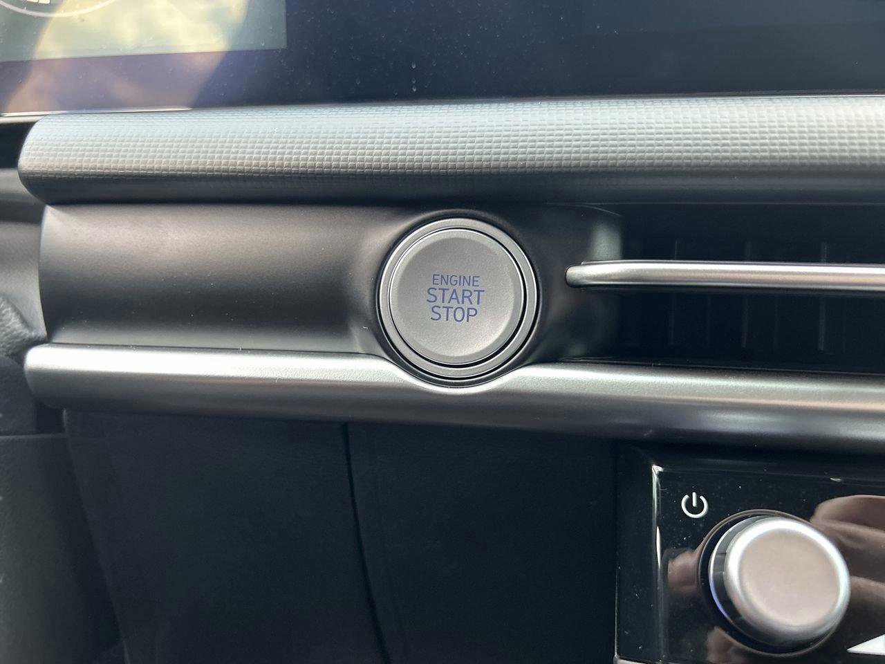 New 2026 Hyundai Santa Cruz SE FWD image 32