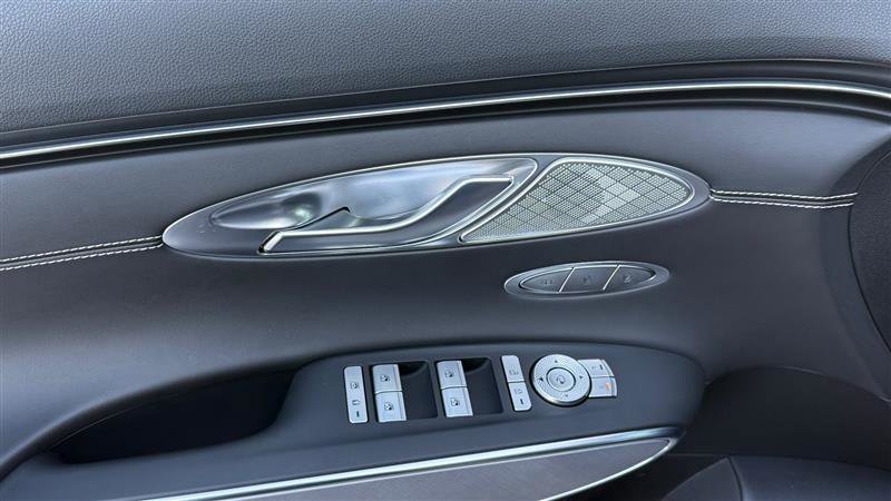 Used 2023 Genesis Electrified GV70 Advanced image 13