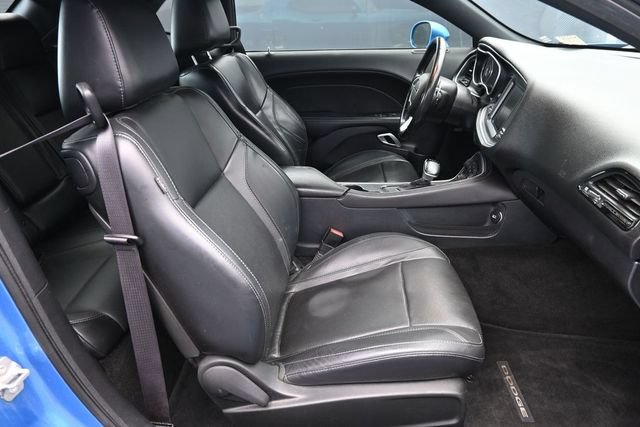 Used 2015 Dodge Challenger R/T Plus RWD image 30