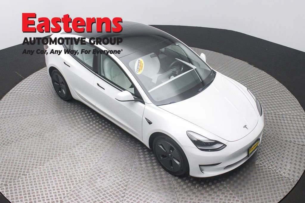 Used 2023 Tesla Model 3 Standard Range image 3