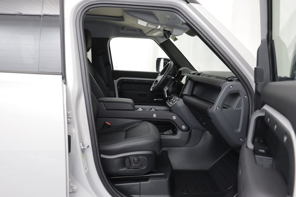 Certified 2026 Land Rover Defender 110 S AWD/4WD image 19