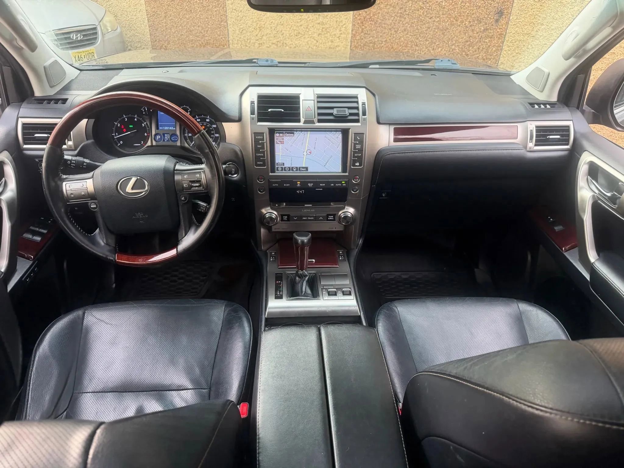 Used 2015 Lexus GX 460 w/ Premium Package image 33