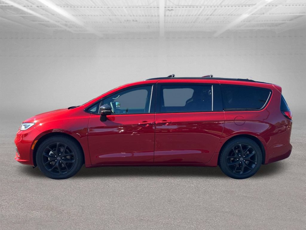 Used 2025 Chrysler Pacifica Limited FWD image 9