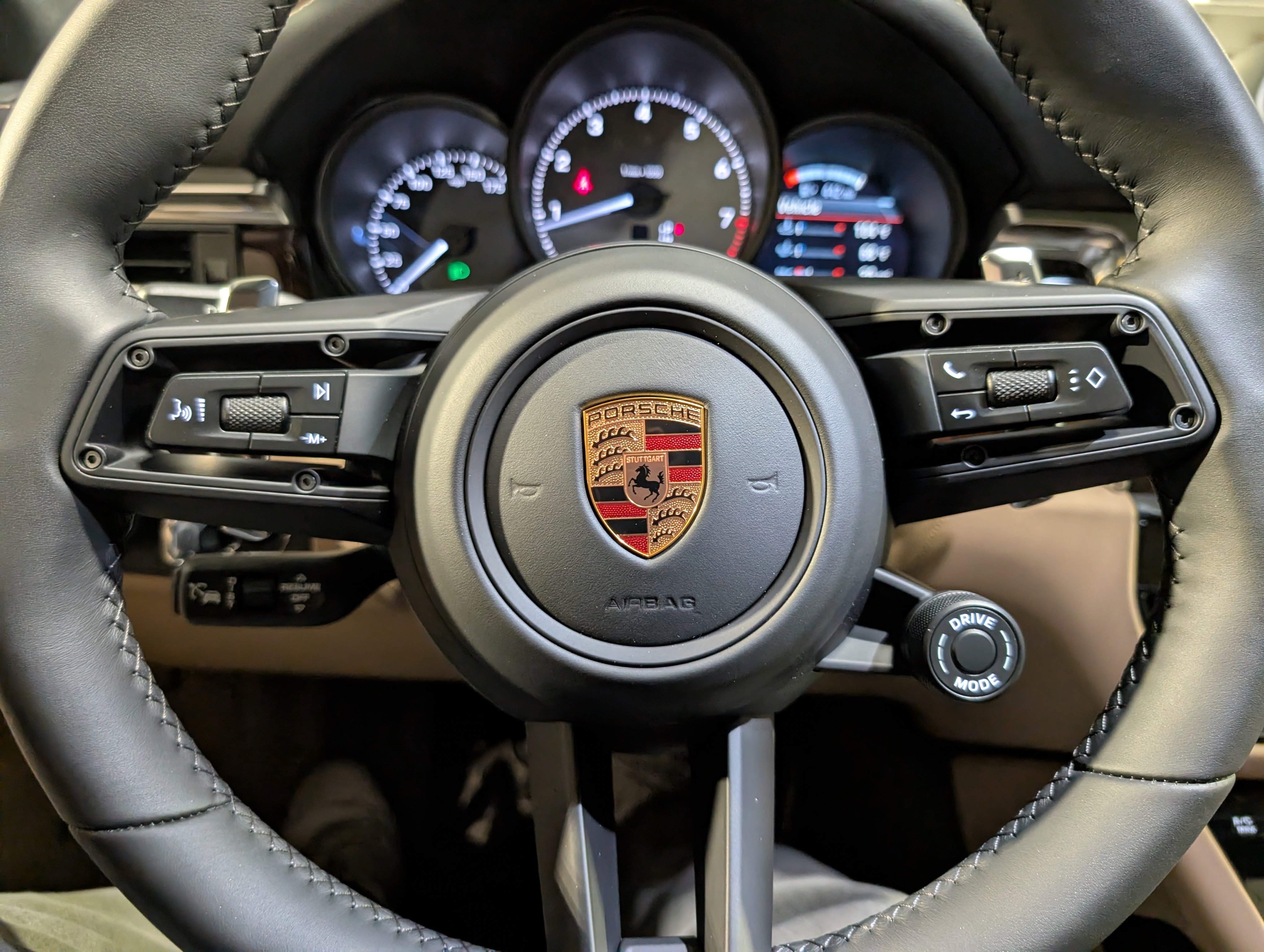 New 2026 Porsche Macan S image 25