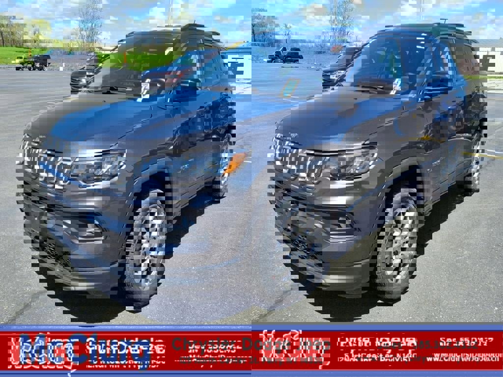 Used 2022 Jeep Compass Latitude image 1