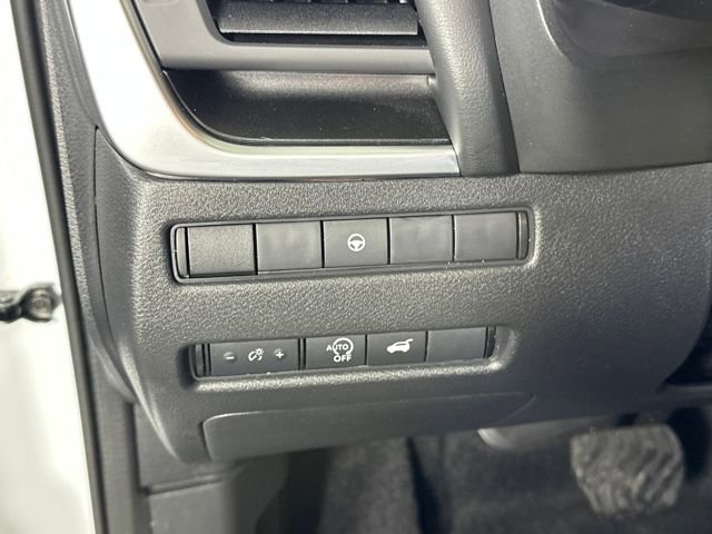 Certified 2025 Nissan Rogue SV image 19