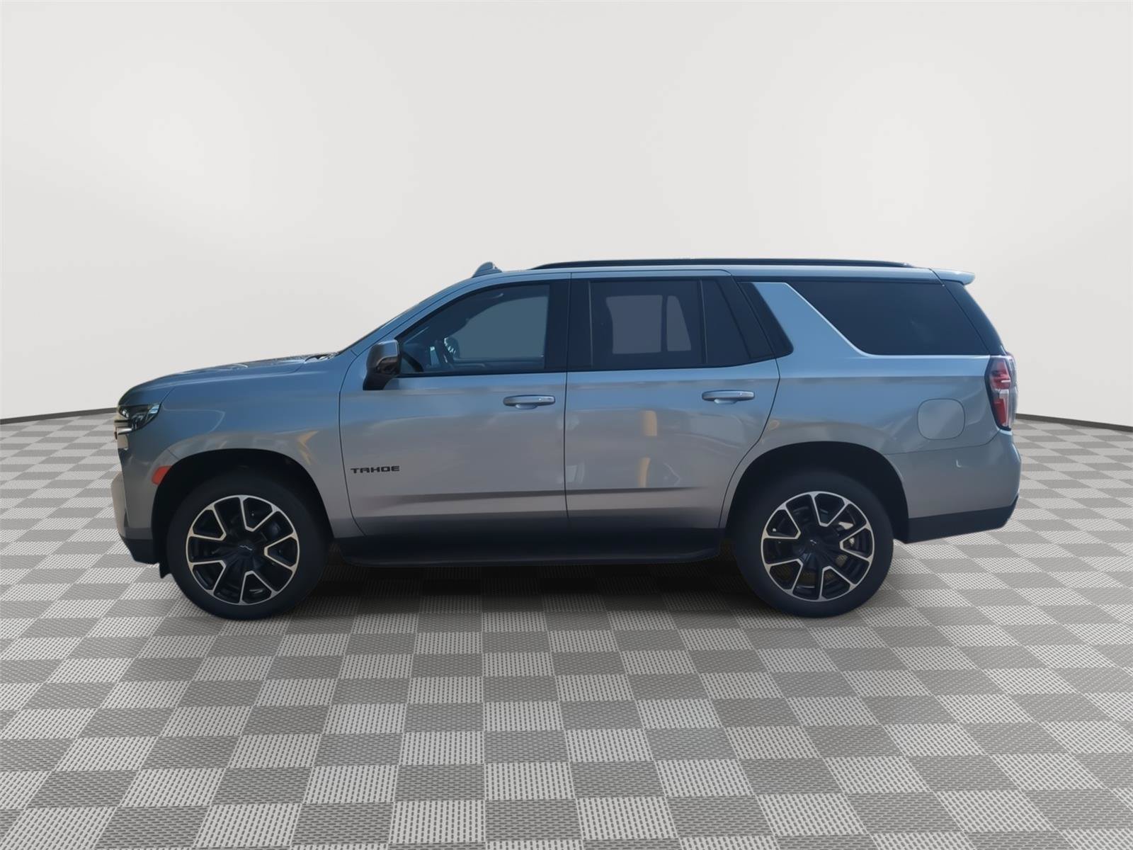 Used 2024 Chevrolet Tahoe RST w/ Luxury Package AWD/4WD image 2