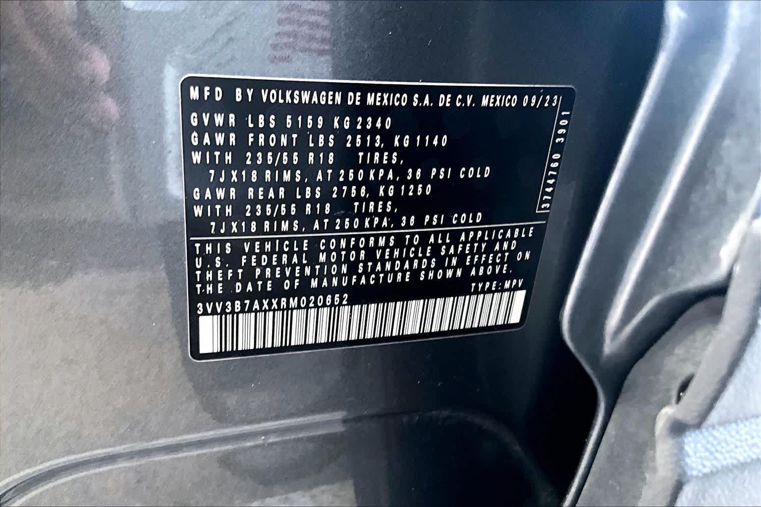 Used 2024 Volkswagen Tiguan SE FWD image 34