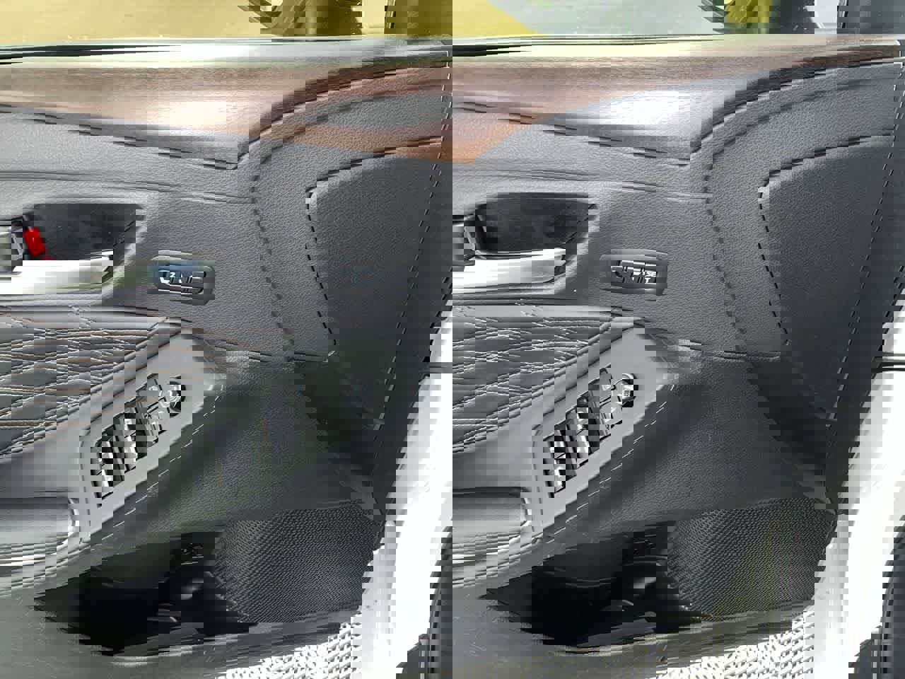 Used 2022 Toyota Avalon Limited w/ Advanced Safety Package image 13