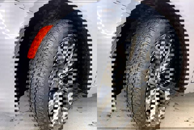 Used 2015 Chrysler 200 S w/ Navigation & Sound Group I image 33