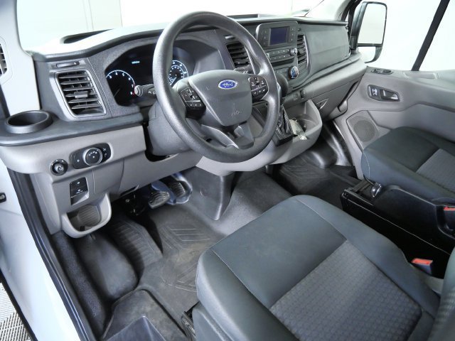 Certified 2025 Ford Transit 250 Low Roof w/ Exterior Upgrade Package RWD image 4