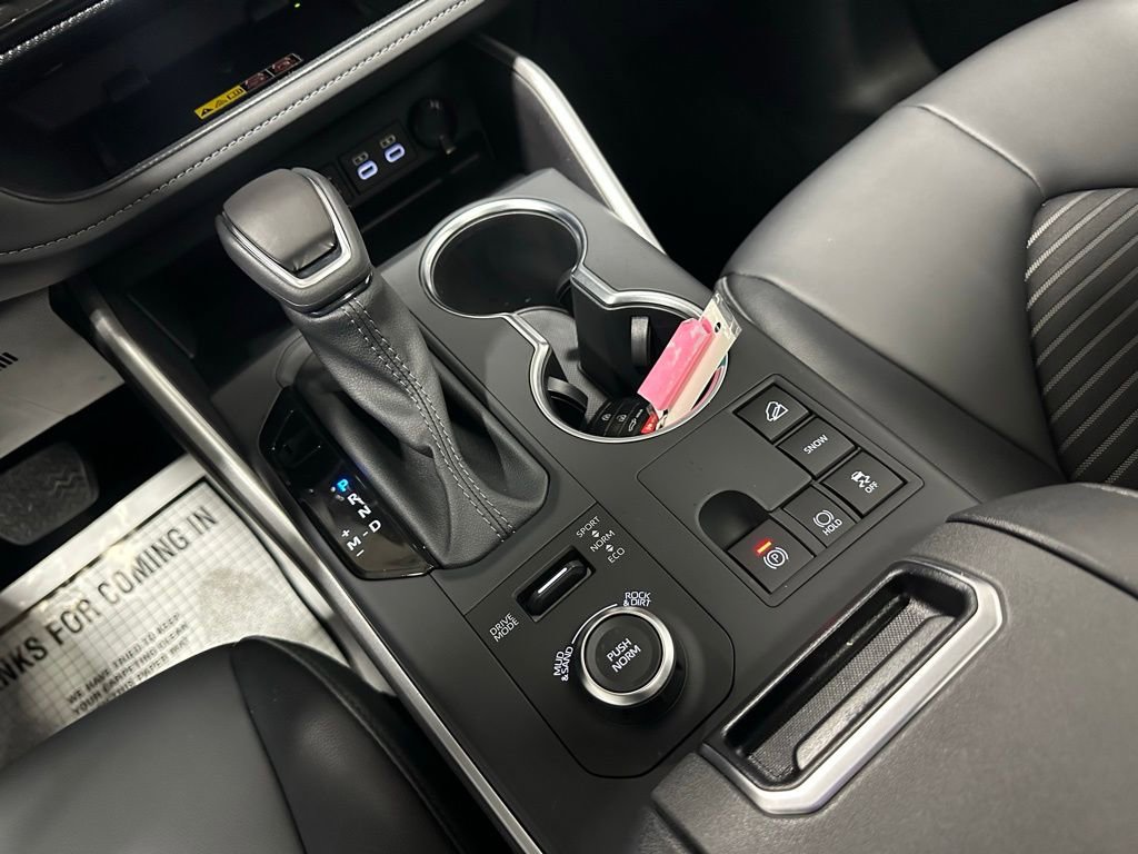 Used 2025 Toyota Highlander XSE image 41