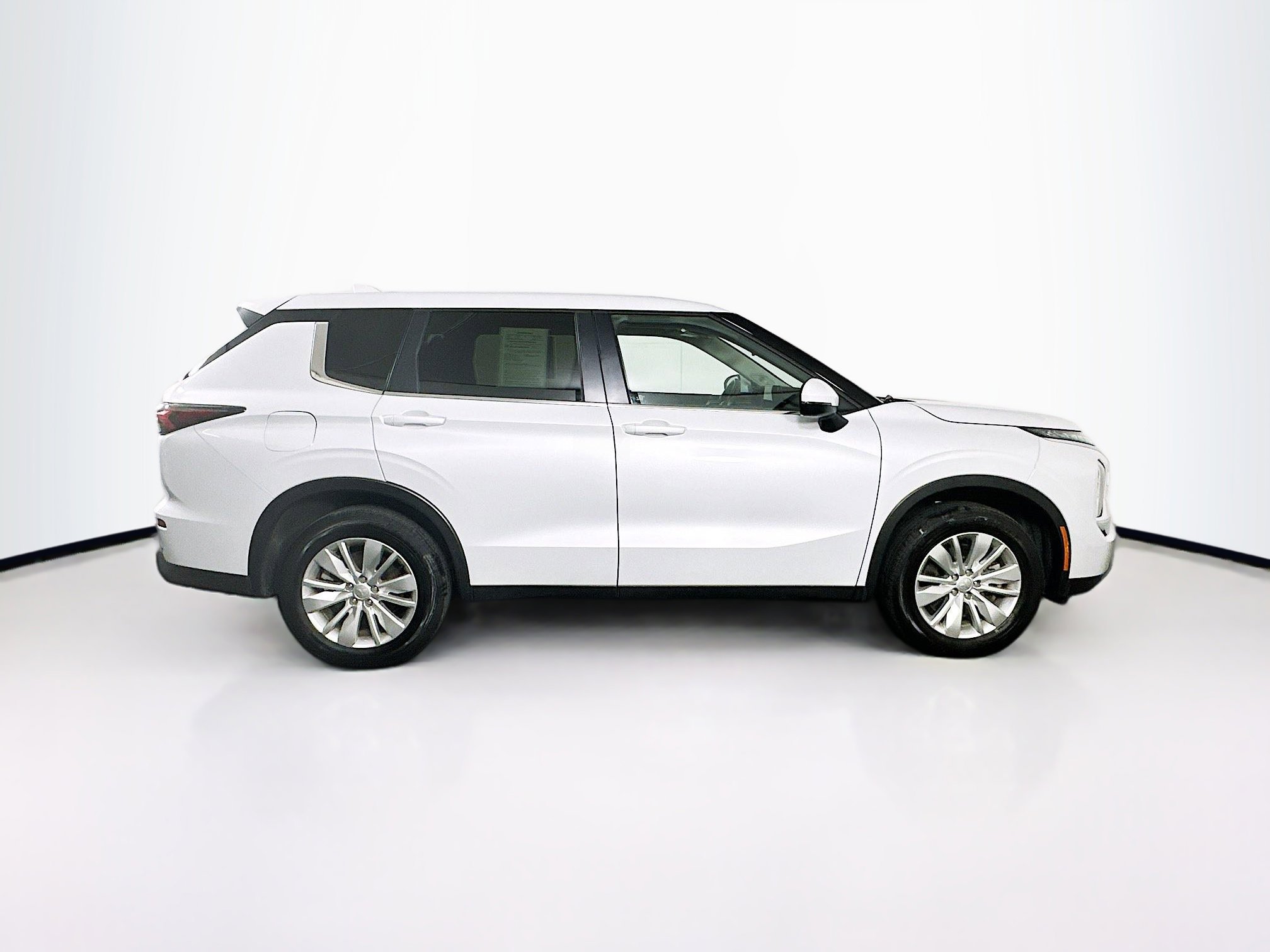 Used 2025 Mitsubishi Outlander ES AWD/4WD image 10